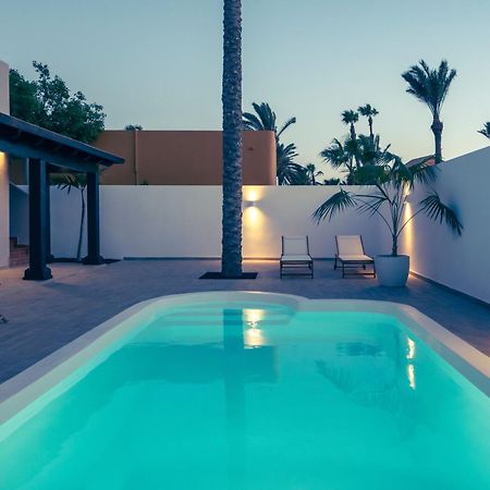 Villa Tropico - Design House With Pool In Коральео Экстерьер фото