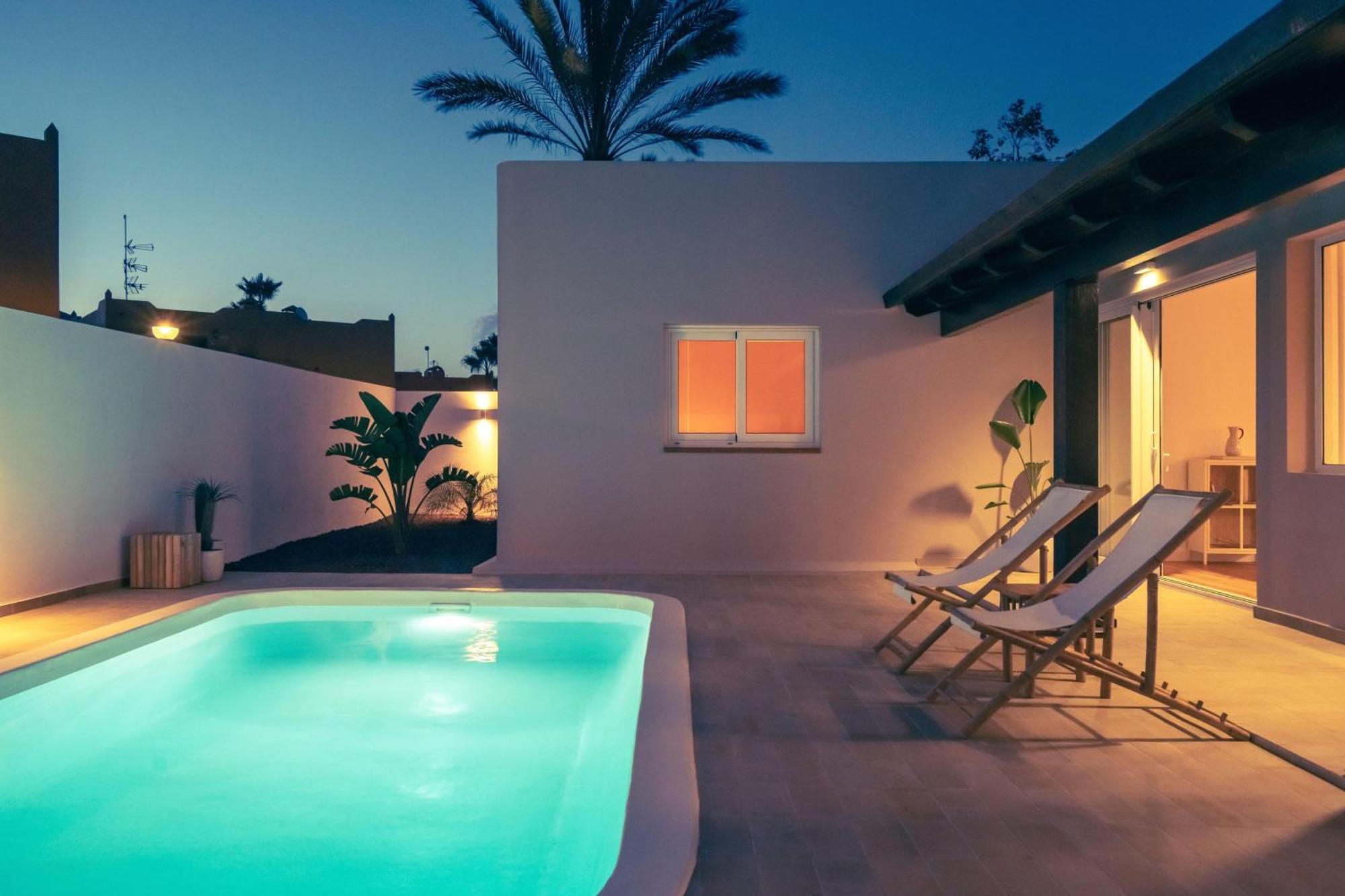 Villa Tropico - Design House With Pool In Коральео Экстерьер фото