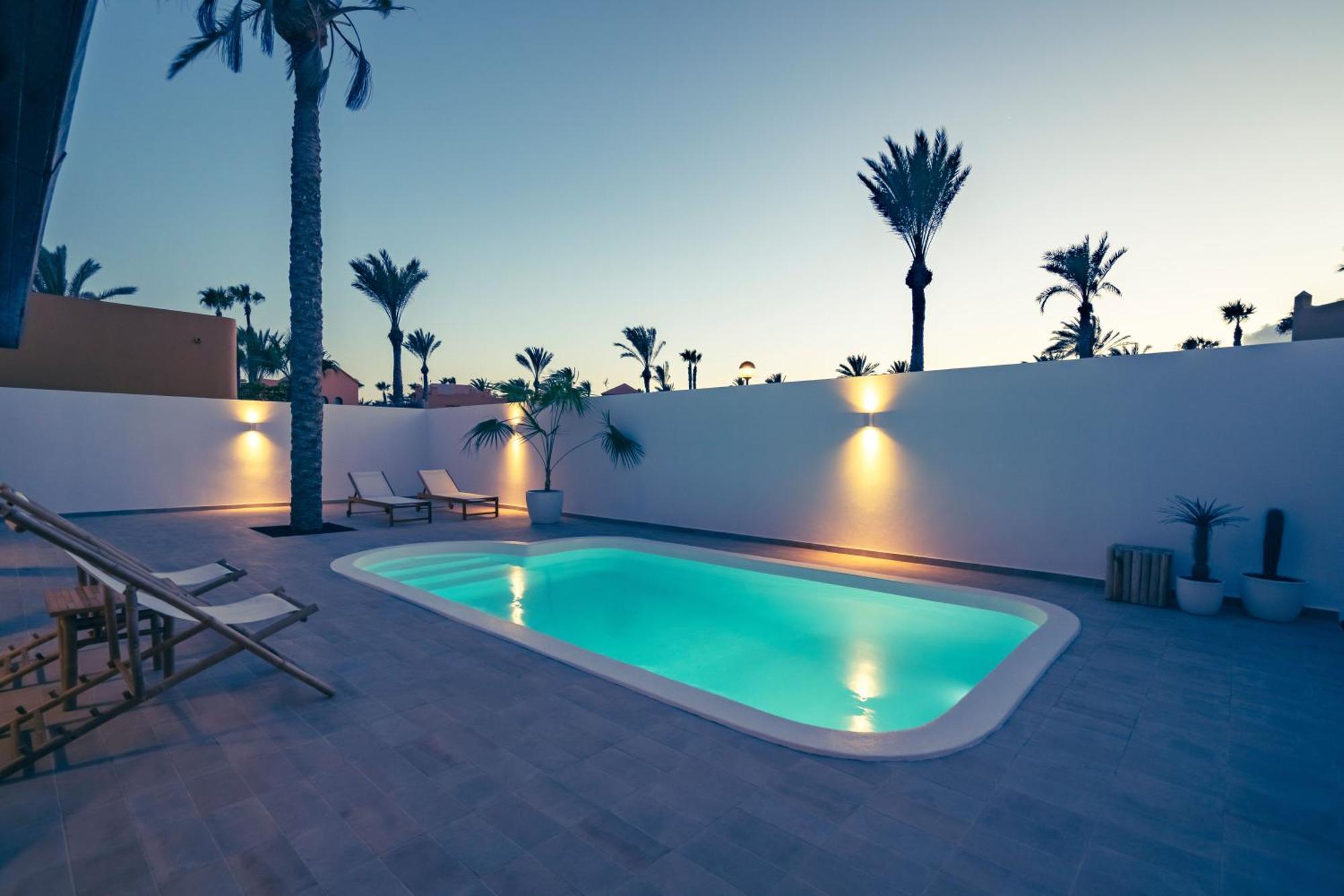 Villa Tropico - Design House With Pool In Коральео Экстерьер фото